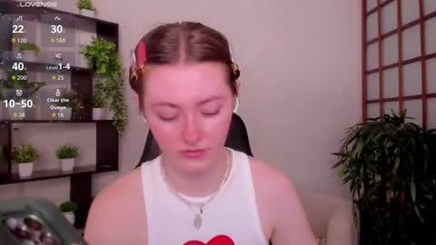 Snapshot of kate_cuddle chatting on 07-16-26, 02:39 Kate online show from 07-16-26, 02:39