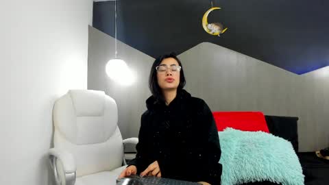 Kate Evans online show from 04-06-26, 10:16