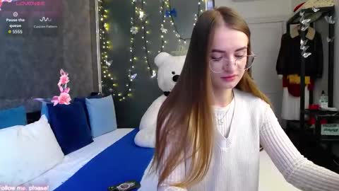 Snapshot of kate_jonson chatting on 11-13-25, 08:02 .Be kind and gentle with me and I will do my best for you. online show from 11-13-25, 08:02