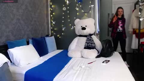 Snapshot of kate_jonson chatting on 11-14-25, 07:29 .Be kind and gentle with me and I will do my best for you. online show from 11-14-25, 07:29