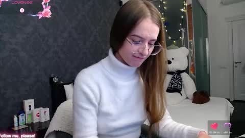 Snapshot of kate_jonson chatting on 11-21-25, 07:29 .Be kind and gentle with me and I will do my best for you. online show from 11-21-25, 07:29