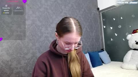 Snapshot of kate_jonson chatting on 01-07-26, 12:51 .Be kind and gentle with me and I will do my best for you. online show from 01-07-26, 12:51