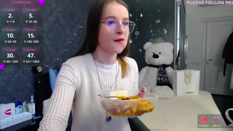 Snapshot of kate_jonson chatting on 02-15-26, 07:51 .Be kind and gentle with me and I will do my best for you. online show from 02-15-26, 07:51