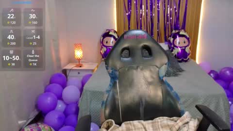 Snapshot of kate_lawrence_ chatting on 11-11-25, 12:05 kate_lawrence_ online show from 11-11-25, 12:05