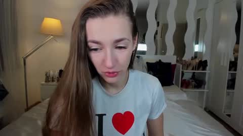 Snapshot of kate_redgar chatting on 02-05-25, 03:31 kate_redgar online show from 02-05-25, 03:31