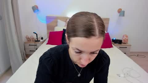 Snapshot of kate_redgar chatting on 09-30-25, 01:05 kate_redgar online show from 09-30-25, 01:05