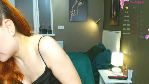 Snapshot of kate_space chatting on 05-14-26, 09:32 Therapist online show from 05-14-26, 09:32