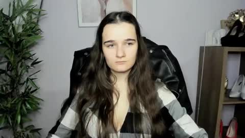 Snapshot of katedesire chatting on 12-21-24, 08:28 Kate  online show from 12-21-24, 08:28