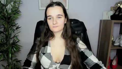 Snapshot of katedesire chatting on 12-21-24, 11:33 Kate  online show from 12-21-24, 11:33