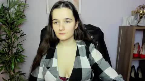 Snapshot of katedesire chatting on 12-22-24, 07:54 Kate  online show from 12-22-24, 07:54