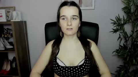 Snapshot of katedesire chatting on 01-18-25, 01:51 Kate  online show from 01-18-25, 01:51