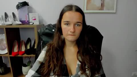Snapshot of katedesire chatting on 09-15-25, 02:06 Kate  online show from 09-15-25, 02:06