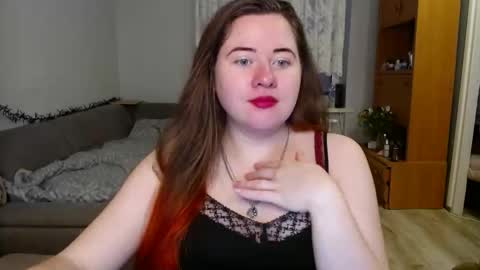 Snapshot of kateefox_ chatting on 03-18-26, 05:32 KateeFox online show from 03-18-26, 05:32