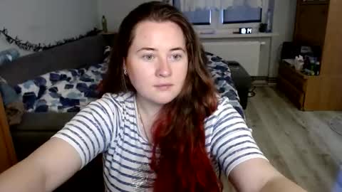 Snapshot of kateefox_ chatting on 05-25-26, 04:13 KateeFox online show from 05-25-26, 04:13
