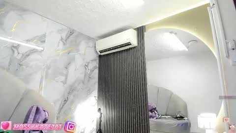 Im Katherine but call me Kate  online show from 03-06-25, 12:19