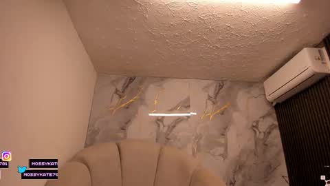 Im Katherine but call me Kate  online show from 02-12-26, 12:00