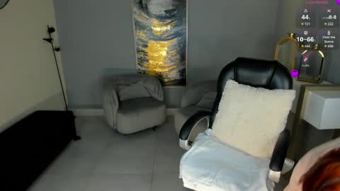  Kate Owens  online show from 03-07-25, 10:56