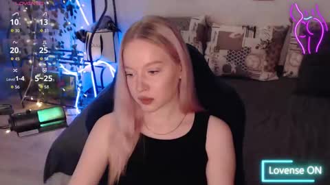 Snapshot of katerinaxvold chatting on 10-08-25, 06:38 Lisa online show from 10-08-25, 06:38