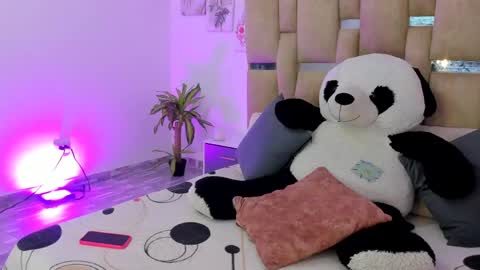 Katerosse2  online show from 04-21-26, 12:11