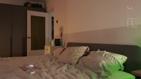 Snapshot of katesee chatting on 06-01-26, 02:19 katesee online show from 06-01-26, 02:19