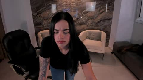 K A T E  online show from 06-08-26, 07:53