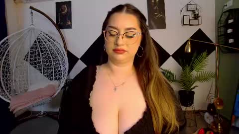 Snapshot of katewalker_ chatting on 06-21-26, 07:16 Kate online show from 06-21-26, 07:16