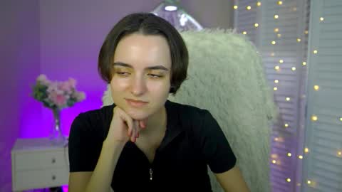 katewillows online show from 12-02-25, 12:10