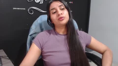 Snapshot of kathe0v chatting on 10-26-25, 04:35 Call me Lau  online show from 10-26-25, 04:35