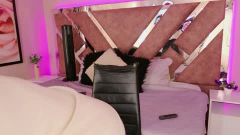 KatheGomez  online show from 04-12-26, 02:27