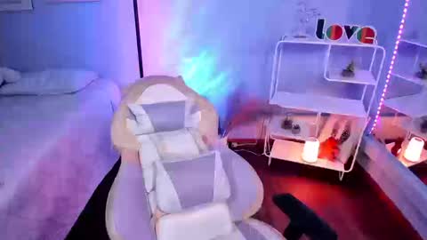 Snapshot of kathia_saenz chatting on 09-27-25, 04:17 Kathia  online show from 09-27-25, 04:17