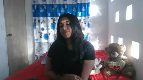 Snapshot of kathiie_ chatting on 01-18-25, 12:36 K A T H I E online show from 01-18-25, 12:36