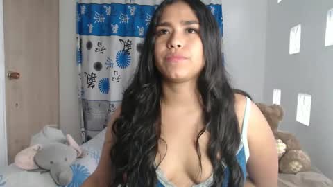 Snapshot of kathiie_ chatting on 01-25-25, 10:50 K A T H I E online show from 01-25-25, 10:50
