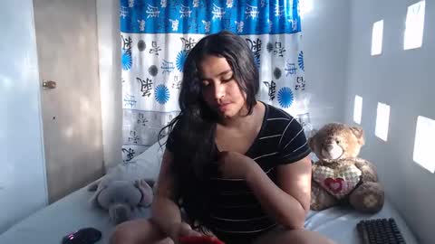 Snapshot of kathiie_ chatting on 02-13-25, 12:00 K A T H I E online show from 02-13-25, 12:00