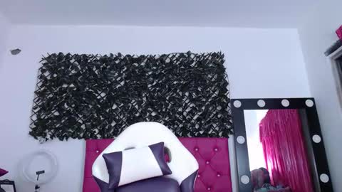 kathy0706 online show from 12-19-25, 04:47