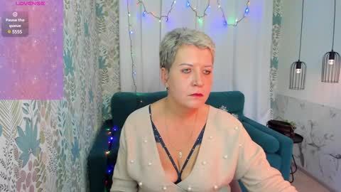 Snapshot of kathy_sunn chatting on 12-28-24, 01:28 Kathy online show from 12-28-24, 01:28