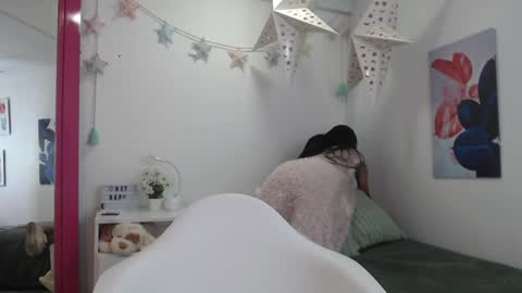 Snapshot of katia_bss chatting on 01-06-25, 04:44 katia_bss online show from 01-06-25, 04:44