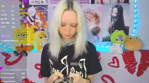 Snapshot of katia_nabiee chatting on 06-06-26, 07:02 Katia online show from 06-06-26, 07:02
