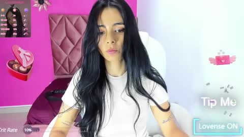 Snapshot of katia_sex25 chatting on 03-07-25, 10:43 Katia online show from 03-07-25, 10:43