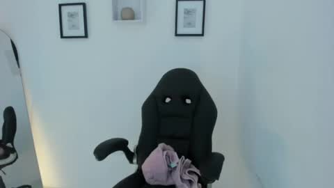 Katia  online show from 05-09-26, 08:03