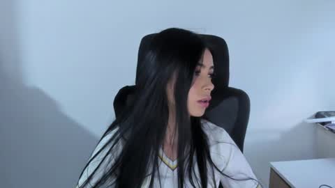 Katia  online show from 06-17-26, 04:30