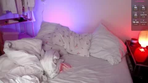 Snapshot of katie_deville chatting on 11-22-25, 11:26 Katie Deville online show from 11-22-25, 11:26