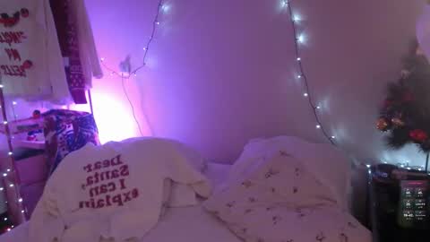 Snapshot of katie_deville chatting on 12-20-25, 02:29 Katie Deville online show from 12-20-25, 02:29