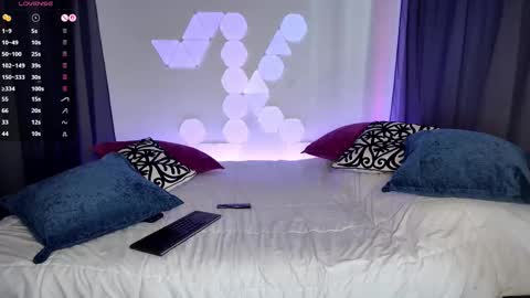 Katie Kross online show from 10-21-25, 04:08