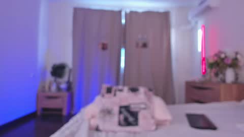 Snapshot of katie_ness chatting on 03-10-26, 01:27 Kate online show from 03-10-26, 01:27