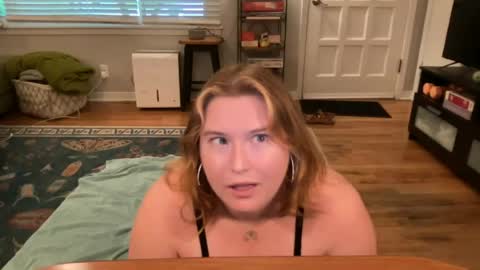 Snapshot of katiecopper27 chatting on 07-16-26, 10:38 katiecopper27 online show from 07-16-26, 10:38
