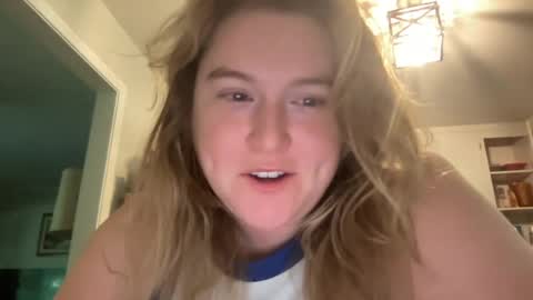 Snapshot of katiecopper27 chatting on 08-09-26, 02:44 katiecopper27 online show from 08-09-26, 02:44