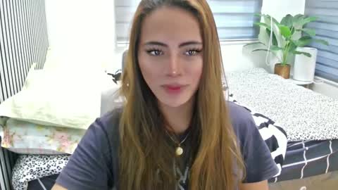 Snapshot of katiefrox_ chatting on 02-10-25, 06:20 katiefrox online show from 02-10-25, 06:20