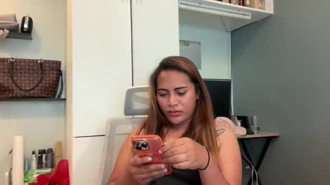 Snapshot of katiefrox_ chatting on 10-16-25, 01:28 katiefrox online show from 10-16-25, 01:28