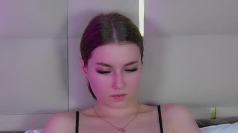 katiereeves online show from 11-25-25, 06:08