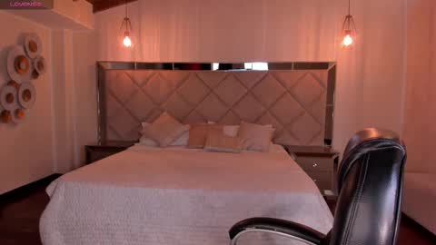 Kate Stonne online show from 10-01-25, 02:39